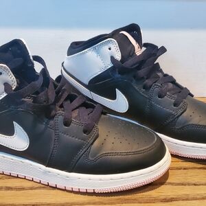 Nike - Girls - Air Jordan One Mid - Black/White/Arctic Pink - Size 5.5Y